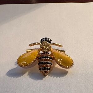 Gold and Yellow Bee Brooch/Pin - New - 1 in L x 1.5 in W